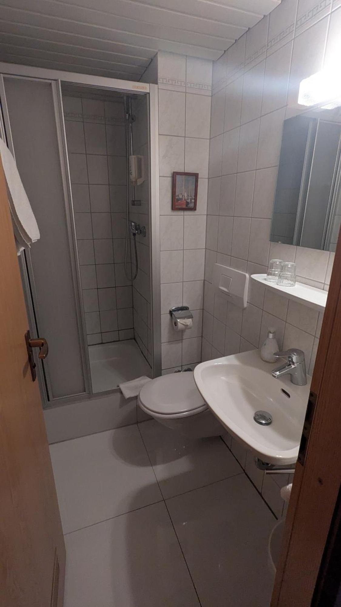 Gasthof Hotel Rose Obereisenheim Kamer foto