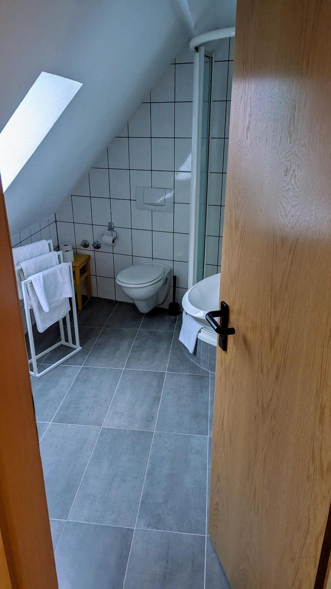 Gasthof Hotel Rose Obereisenheim Kamer foto