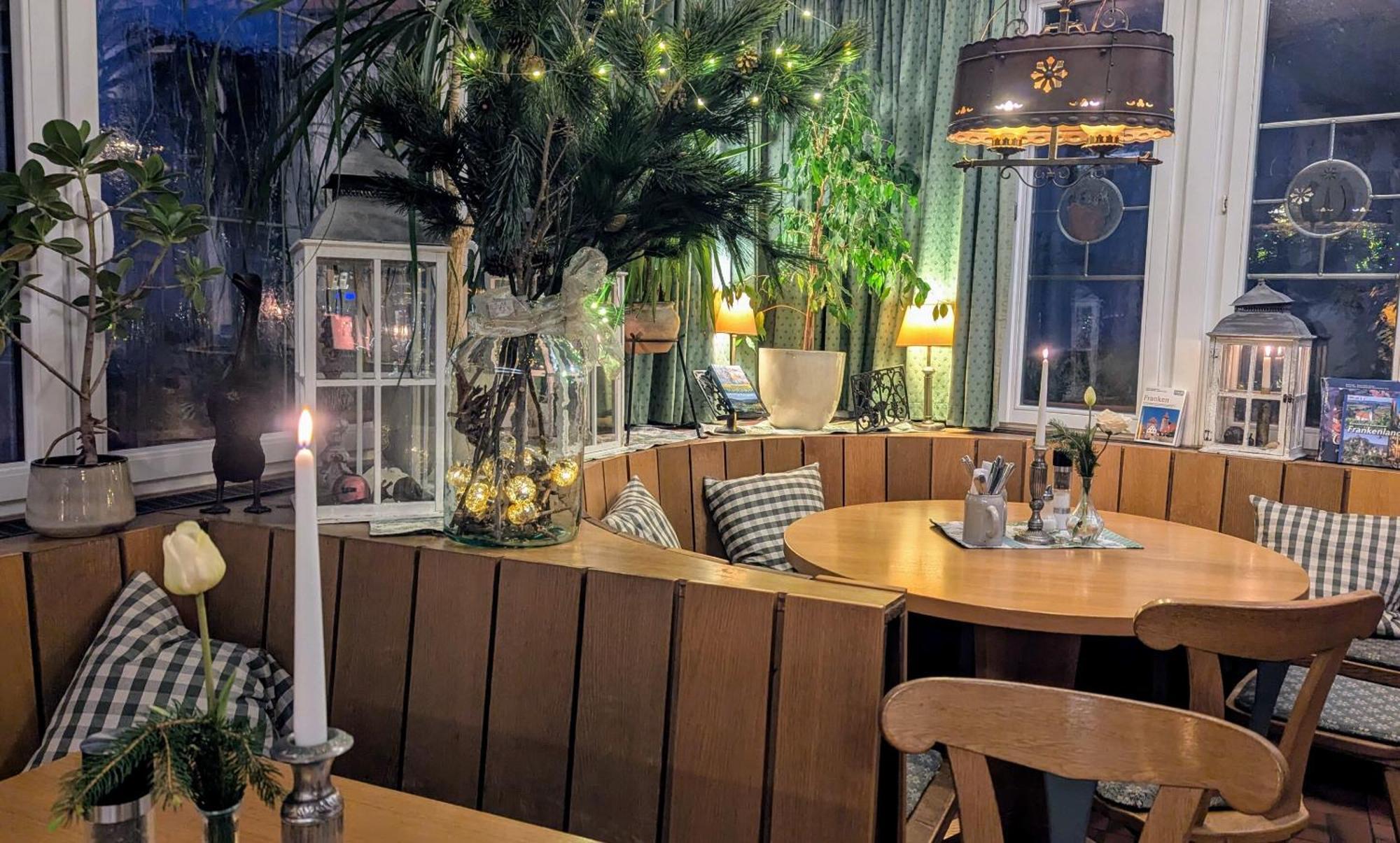 Gasthof Hotel Rose Obereisenheim Buitenkant foto