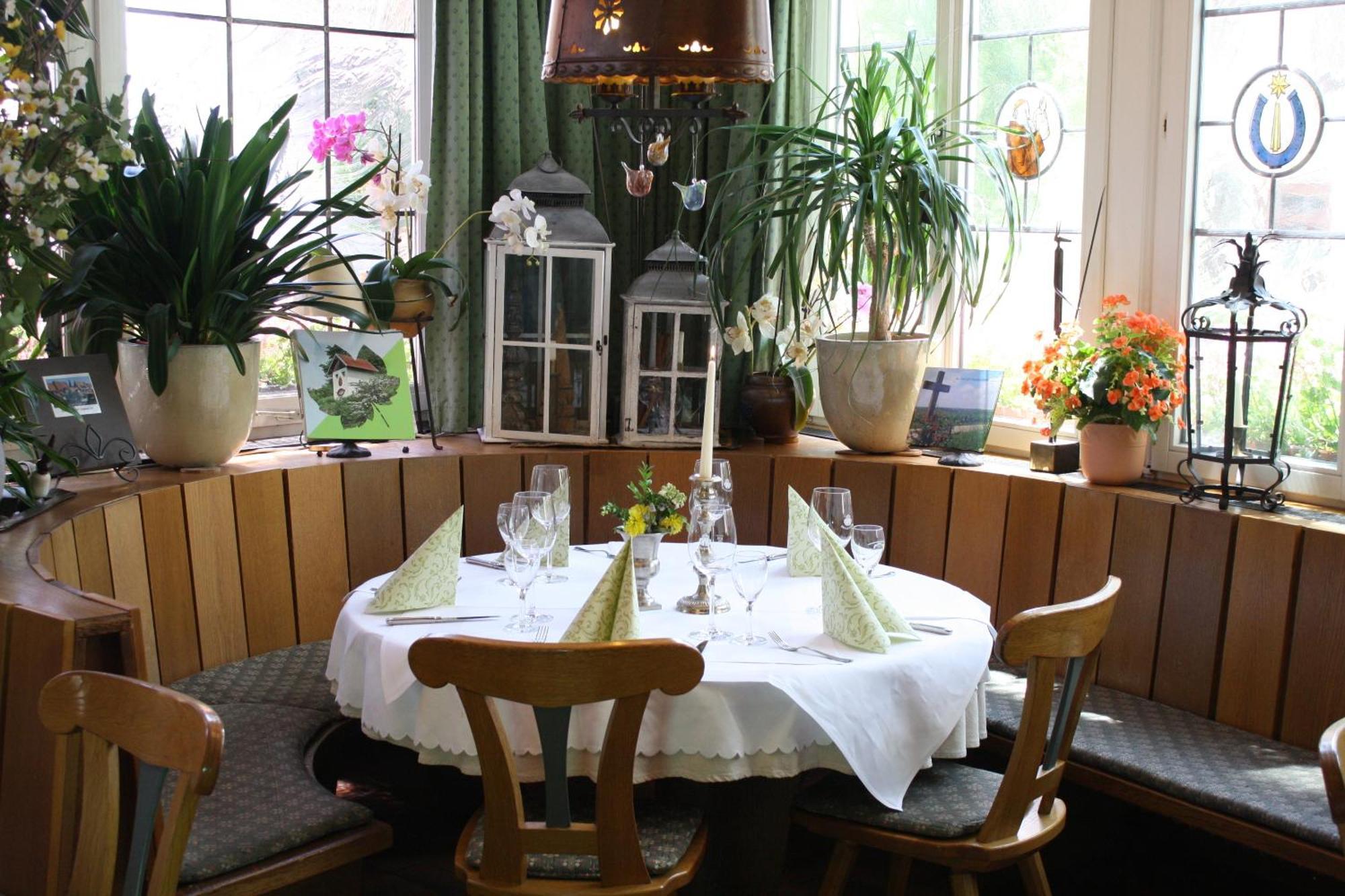 Gasthof Hotel Rose Obereisenheim Buitenkant foto