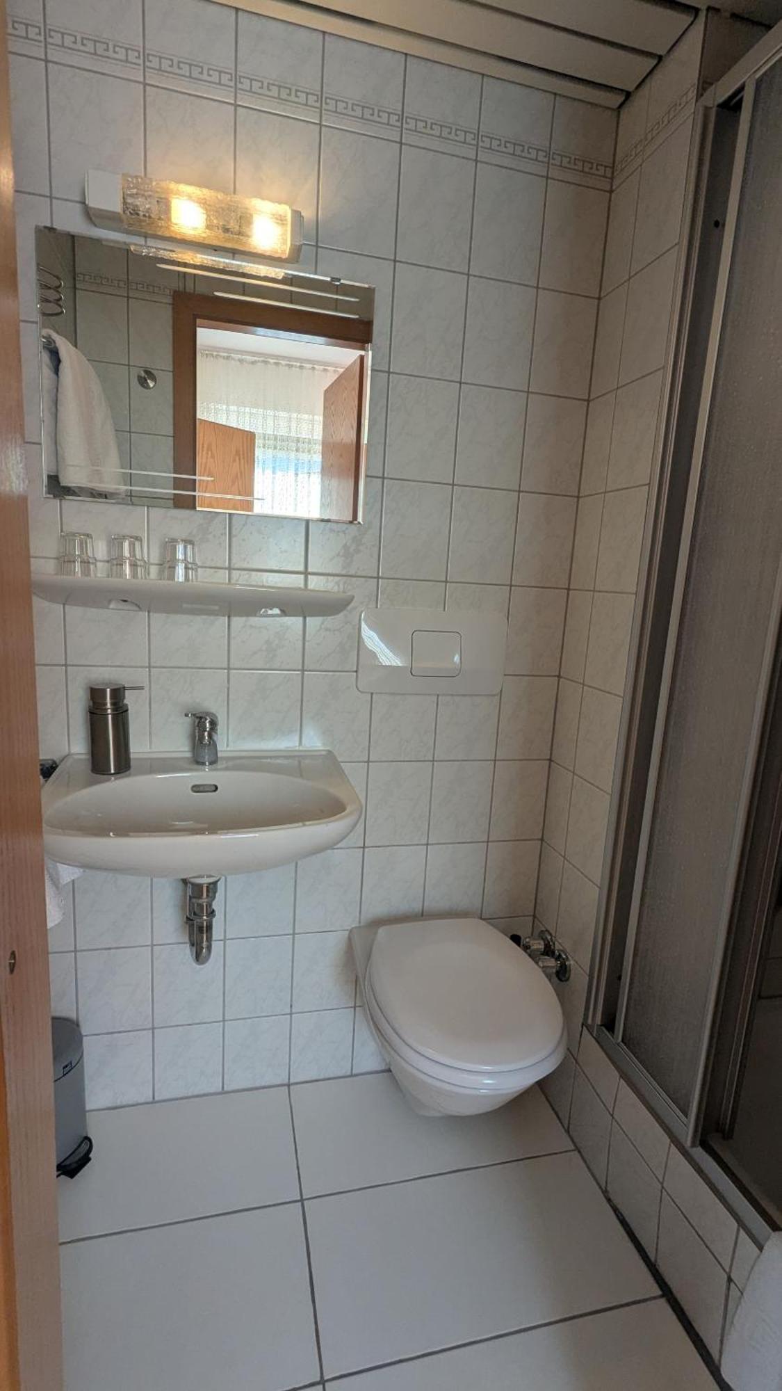 Gasthof Hotel Rose Obereisenheim Kamer foto
