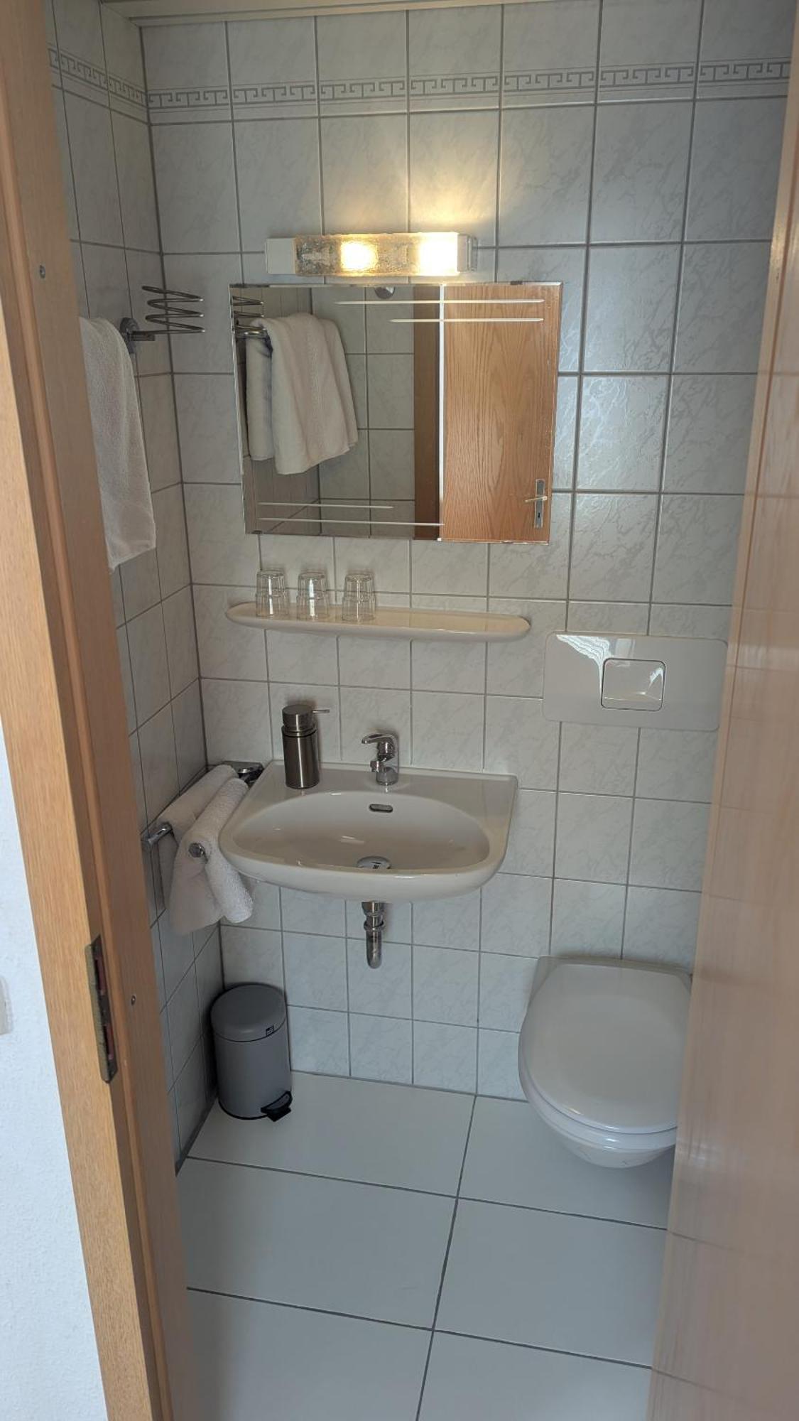 Gasthof Hotel Rose Obereisenheim Kamer foto