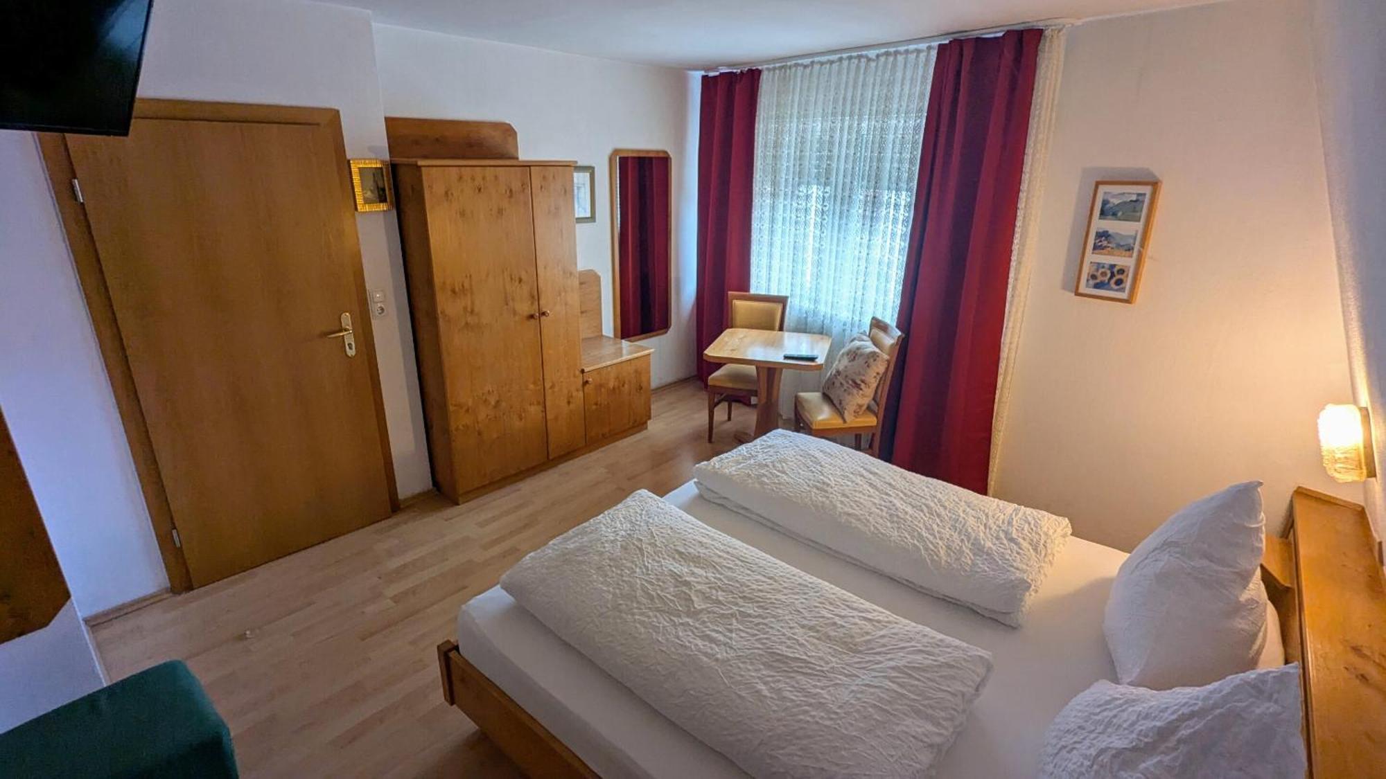 Gasthof Hotel Rose Obereisenheim Kamer foto