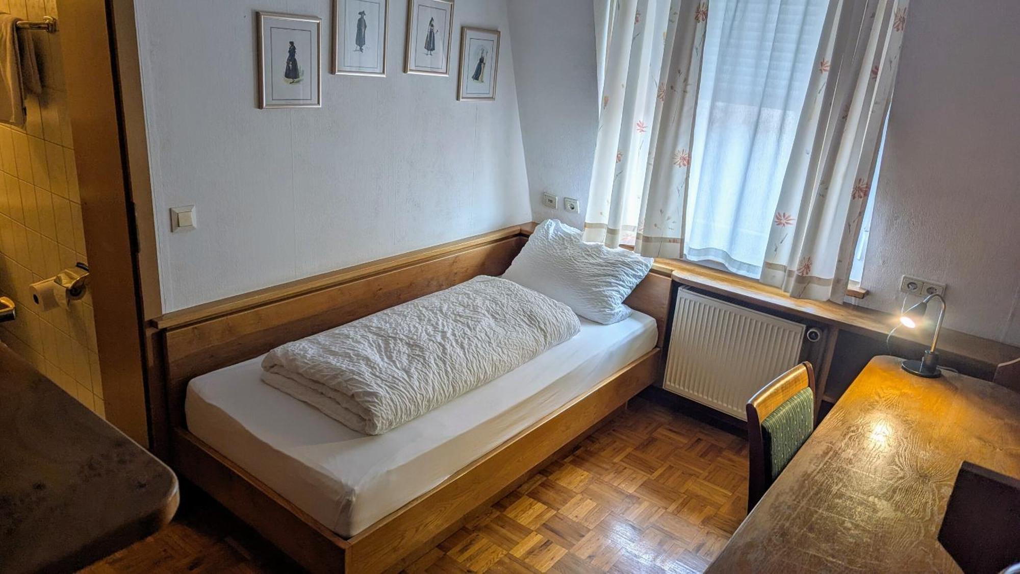 Gasthof Hotel Rose Obereisenheim Kamer foto