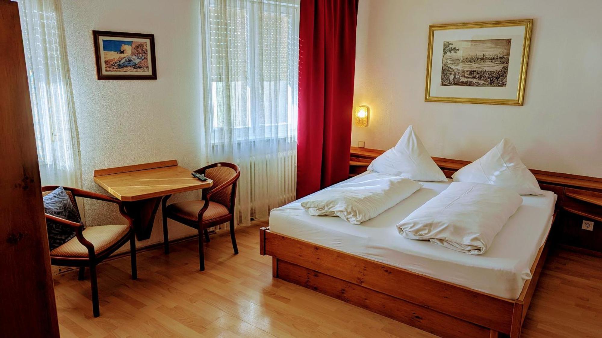 Gasthof Hotel Rose Obereisenheim Kamer foto