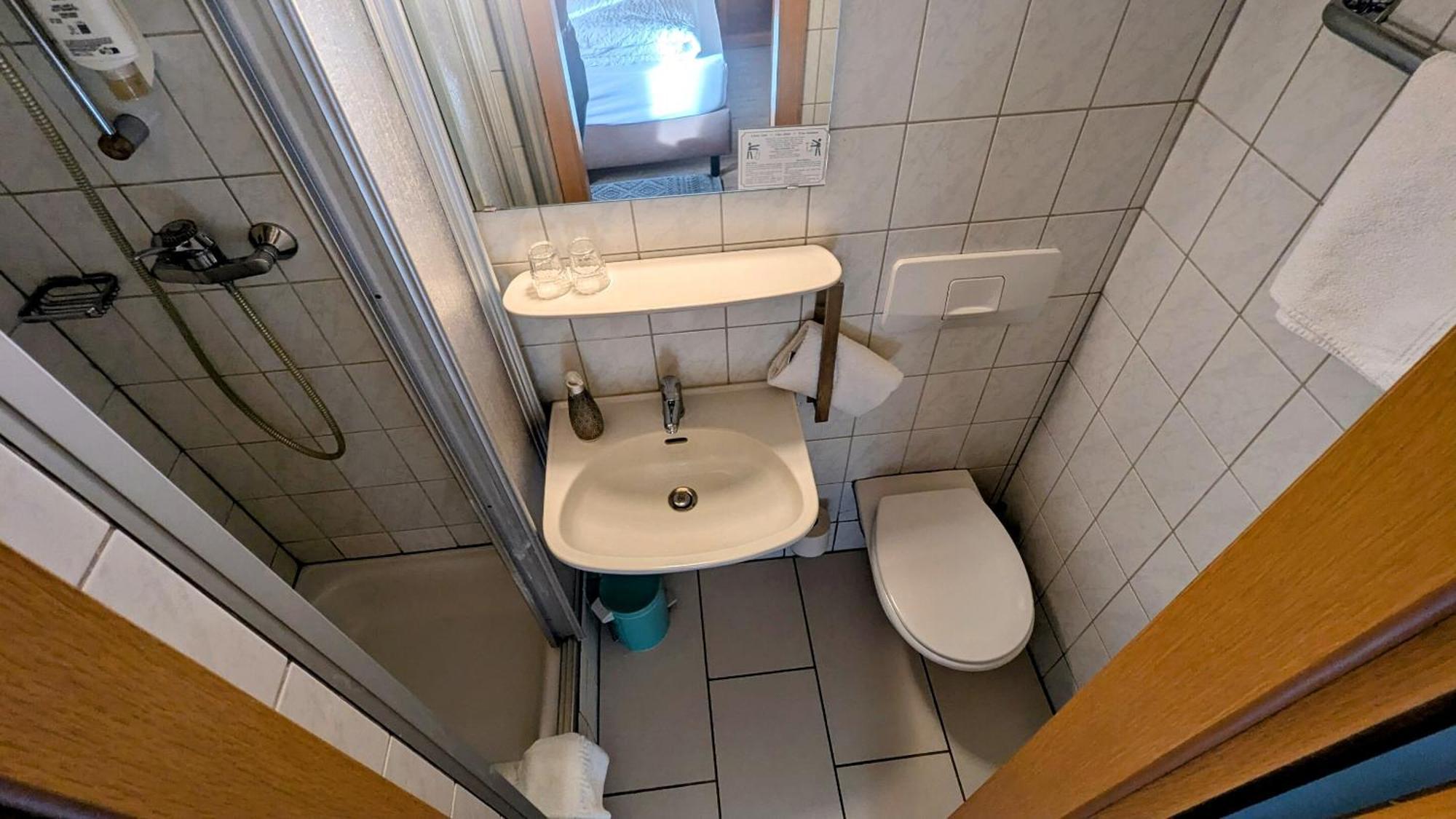 Gasthof Hotel Rose Obereisenheim Kamer foto